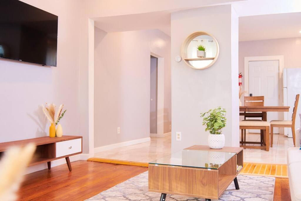 Cozy Apartment 1St 10Min Walk Downtown And City View Providence Kültér fotó