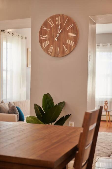 Cozy Apartment 1St 10Min Walk Downtown And City View Providence Kültér fotó
